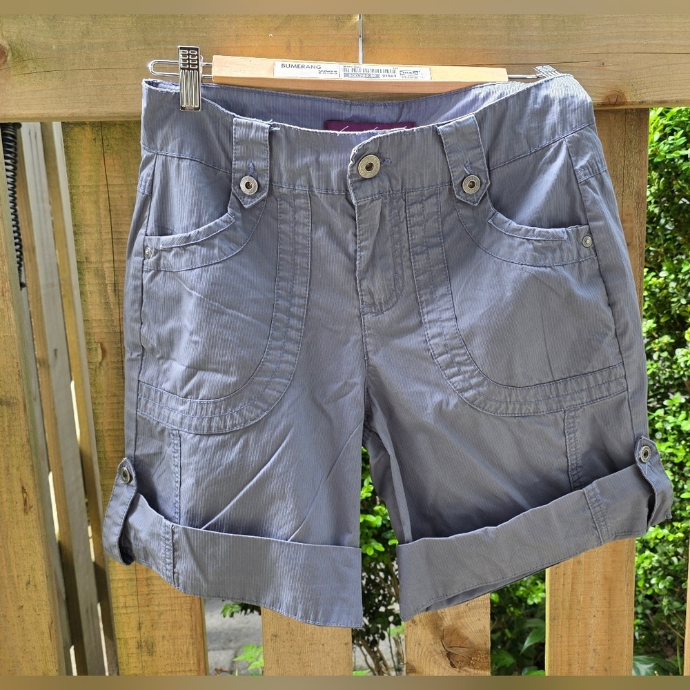 Gloria Vanderbilt Light Blue Casual Roll-Cuff Shorts